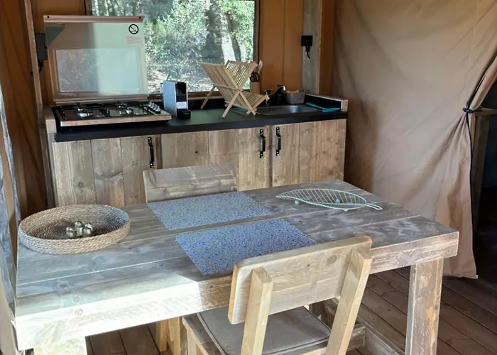A Nassa Luxury tent Olivese